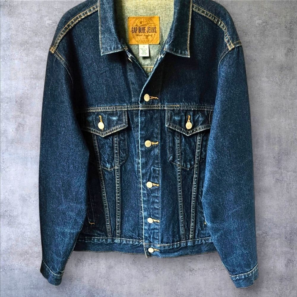 GAP size M dark blue denim jacket with two front pockets NWOT - Picture 9 of 14